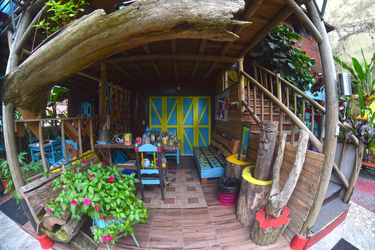 Wood House Hostel La Fortuna Luaran gambar