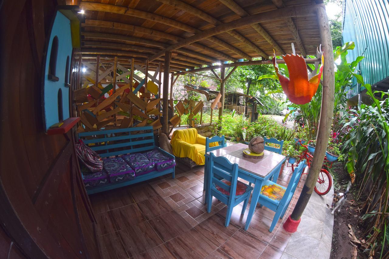 Wood House Hostel La Fortuna Luaran gambar