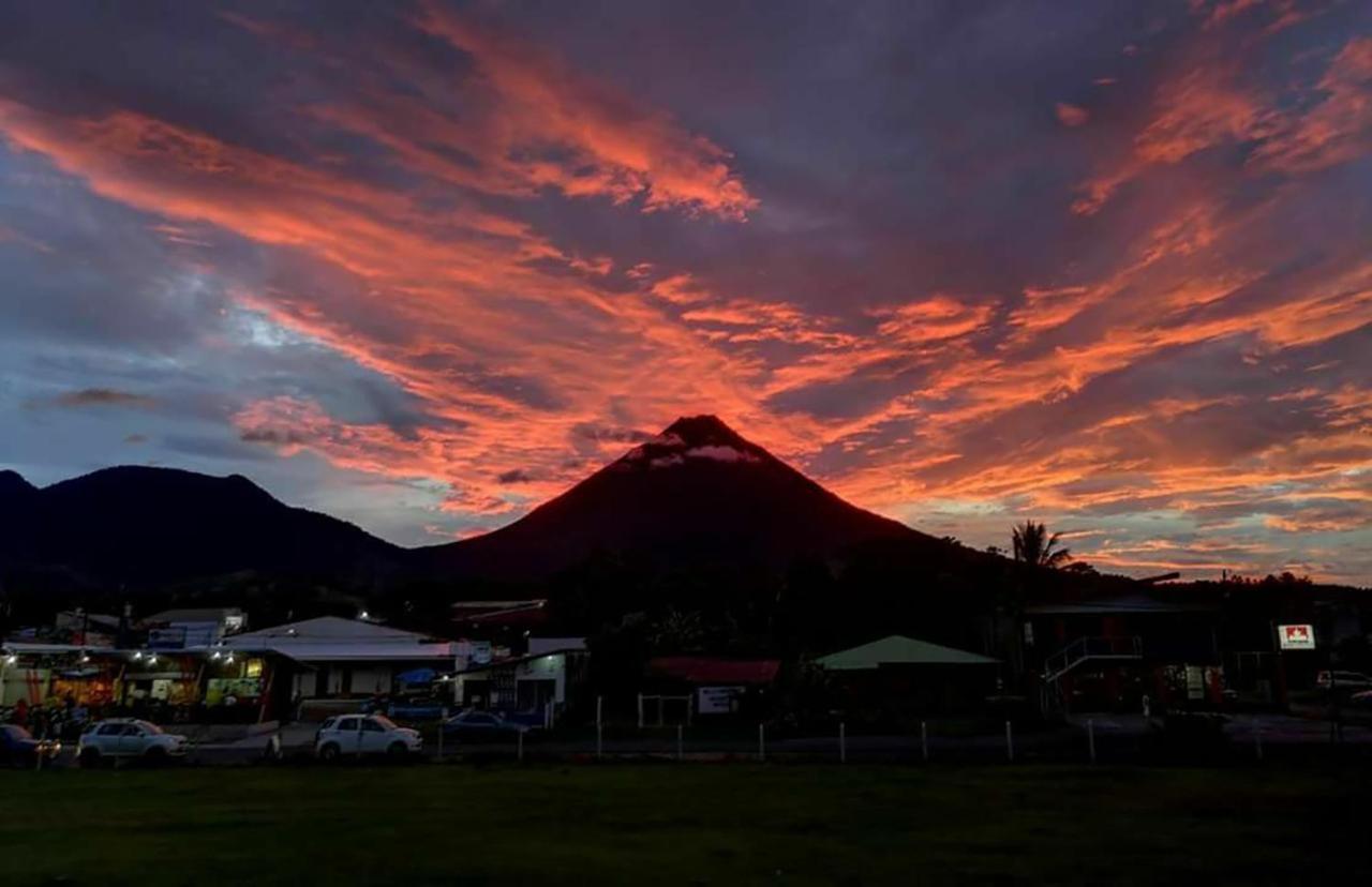 Wood House Hostel La Fortuna Luaran gambar