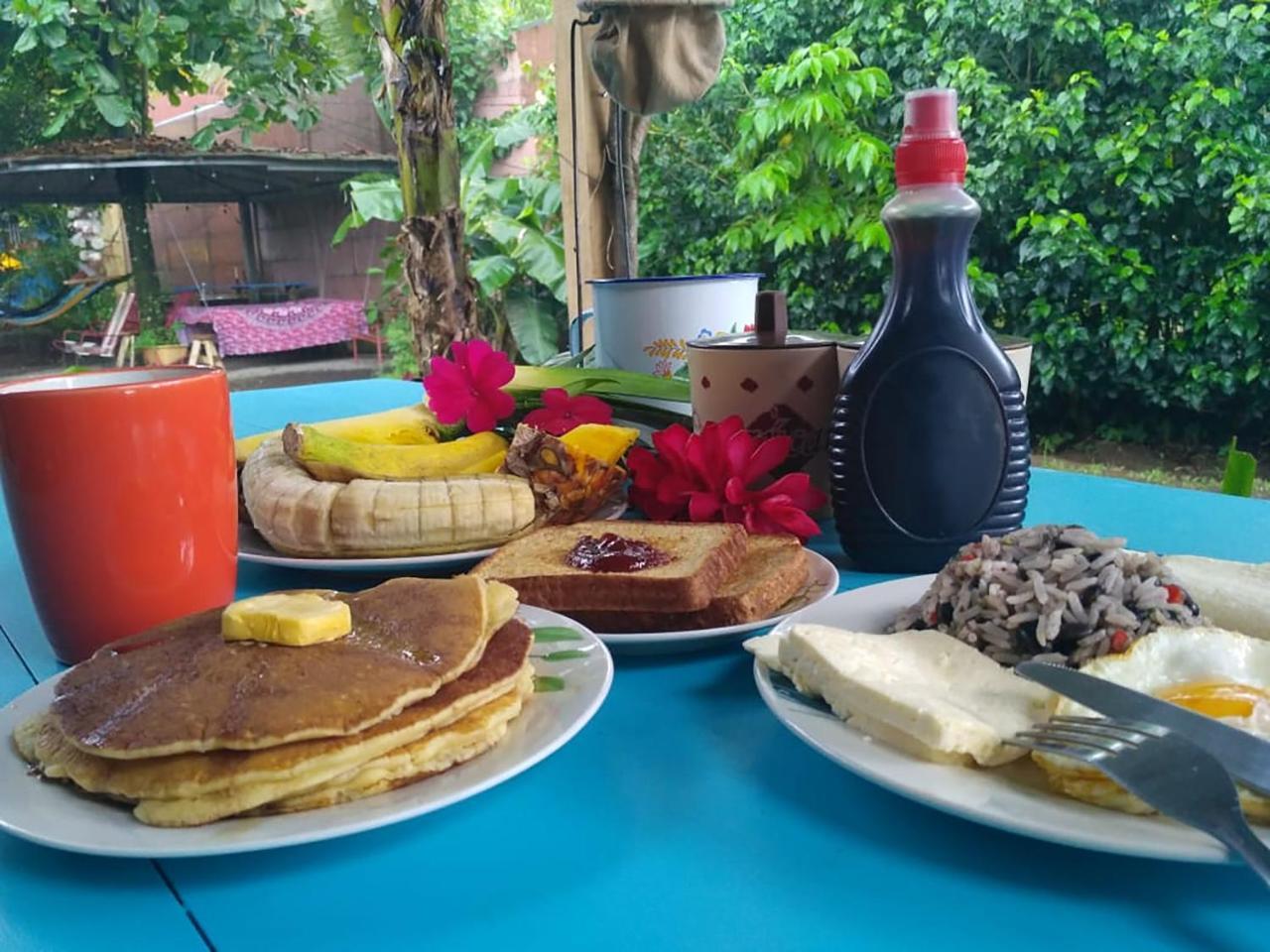 Wood House Hostel La Fortuna Luaran gambar